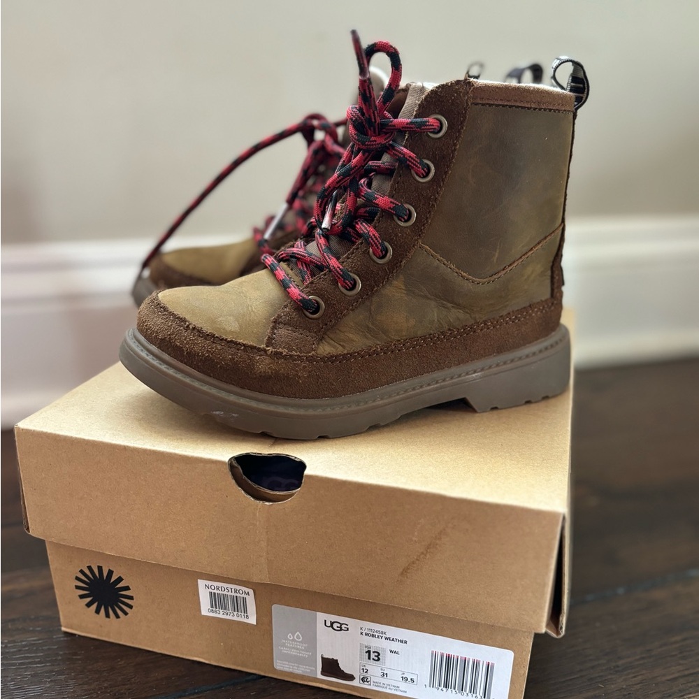 Ugg Robley Weather Boot kids size 13